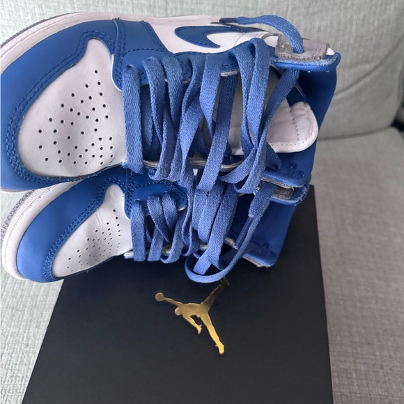 Jordan 1 Retro High OG - Picture 5 of 6